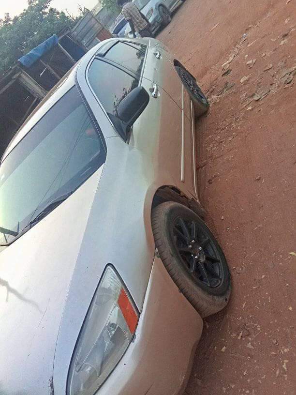 A picture of 2003 Honda 2003 model e o d