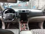 A picture of 2013 model Toyota Highlander First body Gear has issues Everything