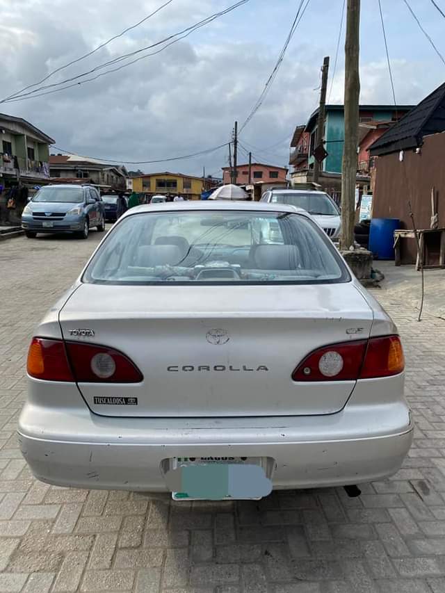 A picture of Corolla 2001