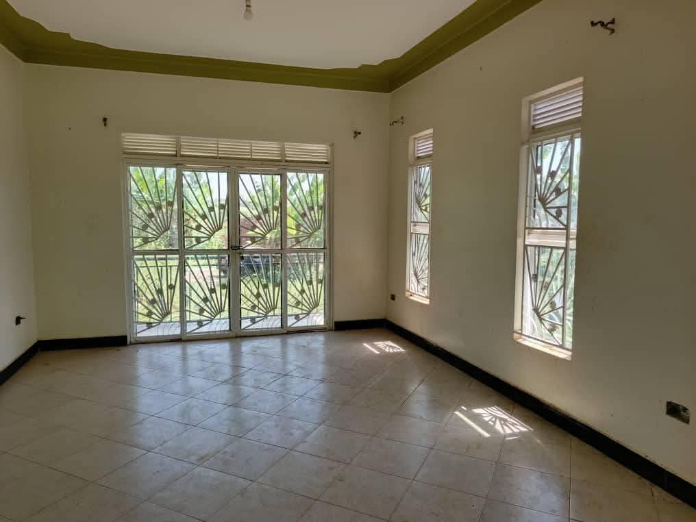 A picture of 3 BEDROOM HOUSE ON QUICK SALE