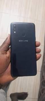 A picture of Sumsung A 10s