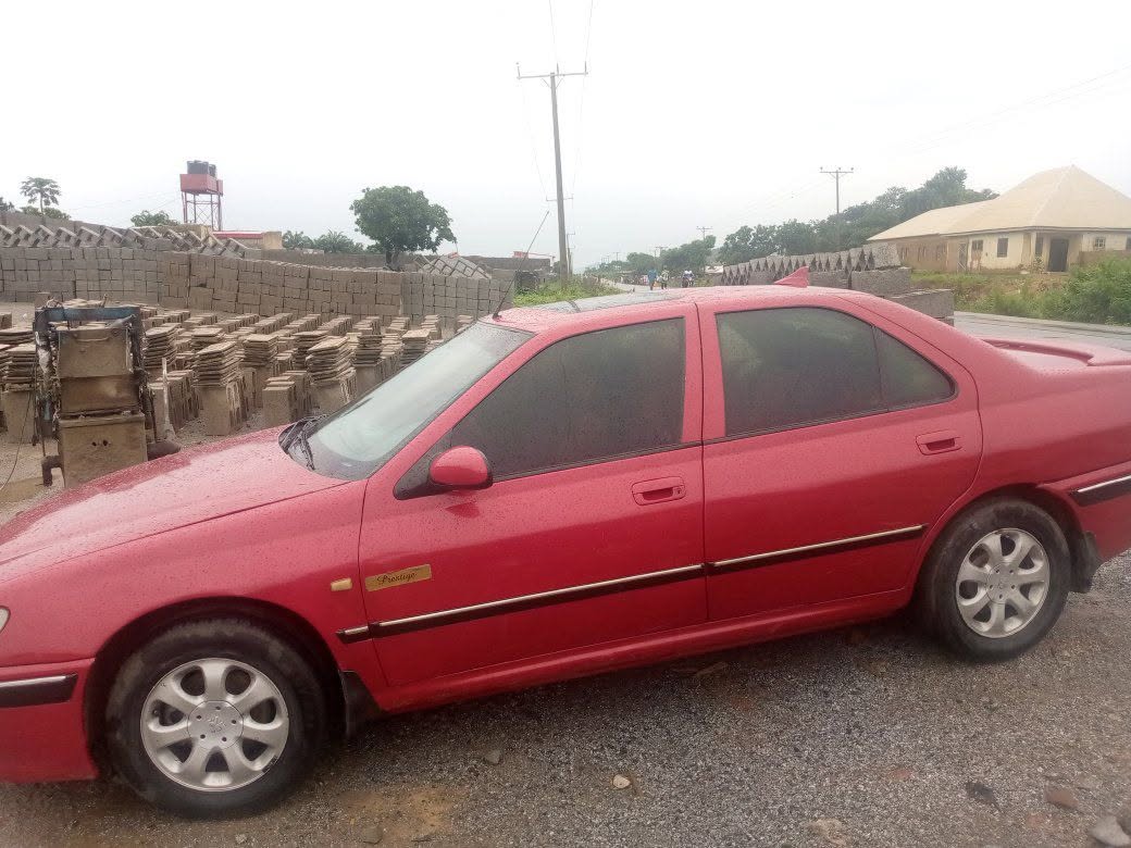 A picture of Peugeot 406