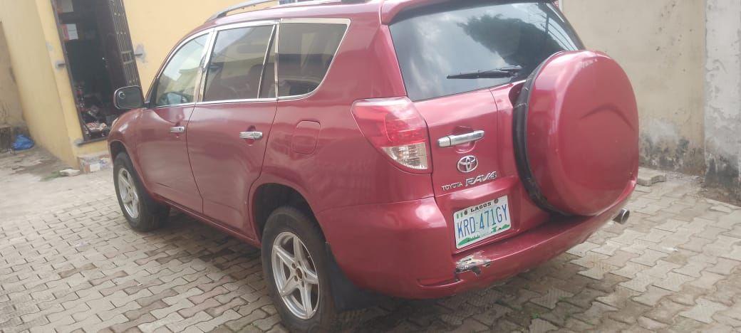 A picture of Toyota RAV4 model engine gear AC everything working perfectly location