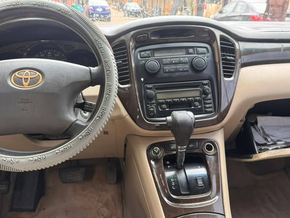 A picture of ANOTHER DESTRESS REGISTERED HIGHLANDER 2004 Price 4 5M OGBA CAR