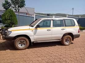 A picture of LAND CRUISER GX