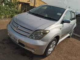 A picture of Toyota IST 2005 At 16.5m 0706044260 0774245262