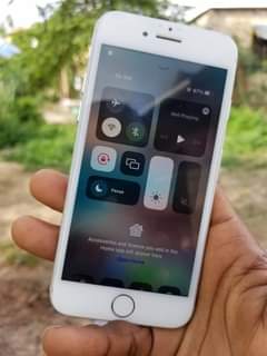 A picture of Iphone 7 plain