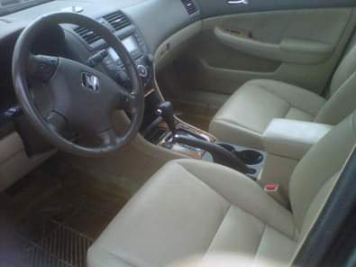 A picture of This is a tokunbo honda accord EOD with 6plugs leather