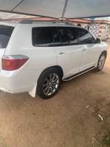 A picture of Toyota Highlander 2011