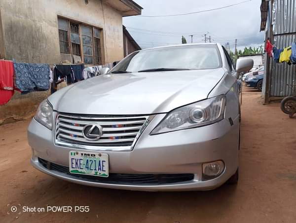 A picture of Super Distress sale owner needs urgent money Clean Lexus ES