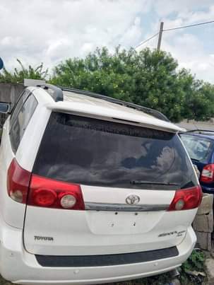 A picture of Toyota Sienna 2008
