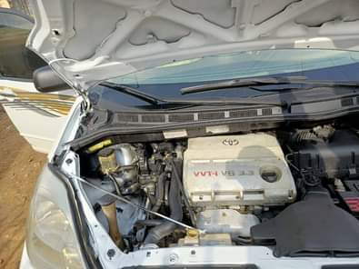 A picture of Toyota sienna 2005 up for sale and everything is working