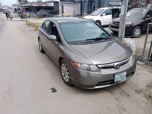A picture of 2007 Honda civic Belgium grade Silent engine Perfect transmission Ac