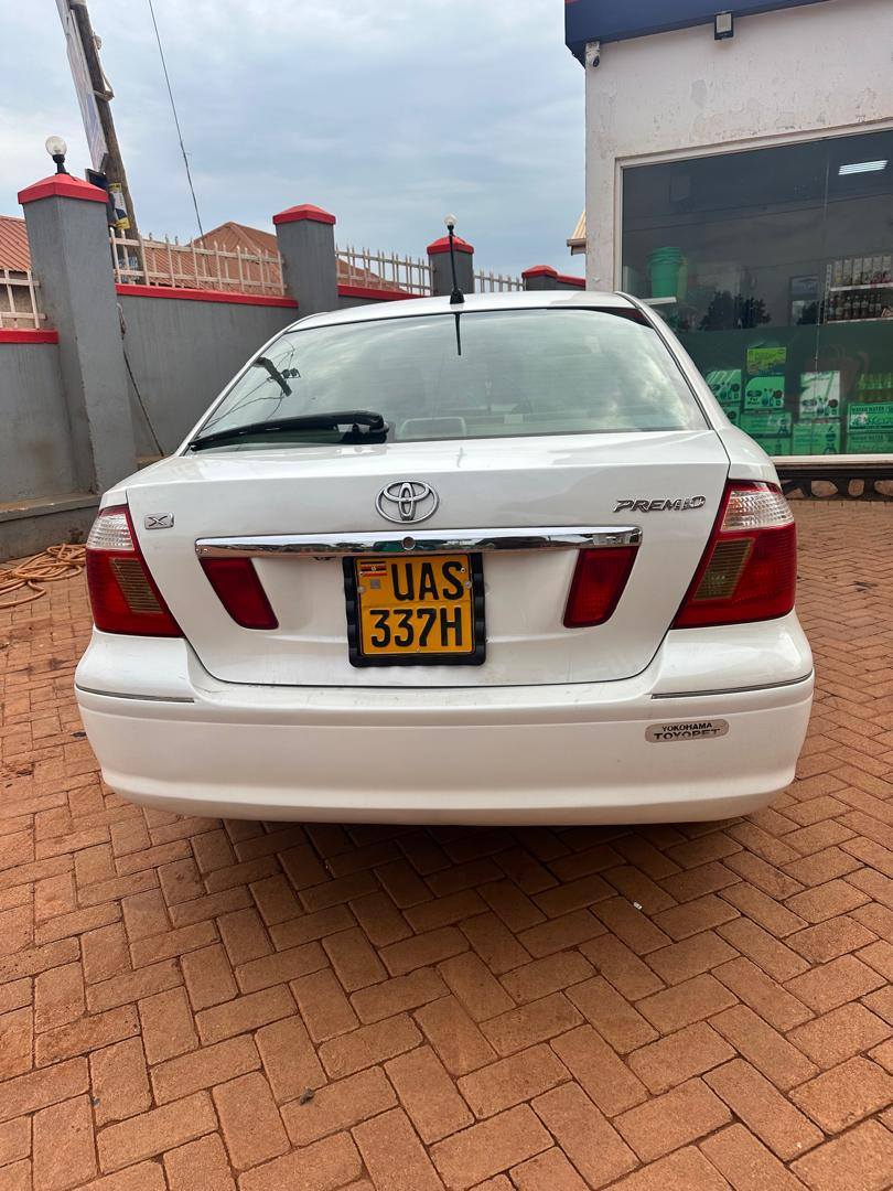 A picture of Toyota premio.