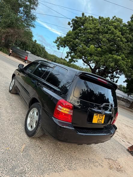 A picture of TOYOTA KLUGER