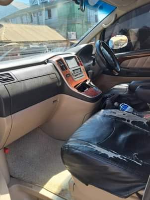 A picture of TOYOTA ALPHARD