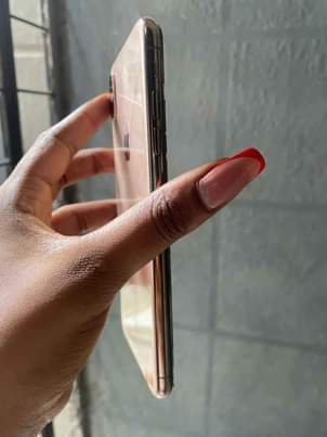 A picture of iphone XSmax