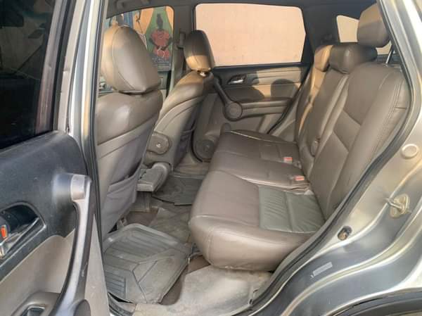 A picture of 2008 Nigeria used Honda CRV Engine gear and AC working