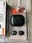 A picture of JBL TWS WIRELESS EARBUD Bluetooth V5 2 Noise cancelation Payment