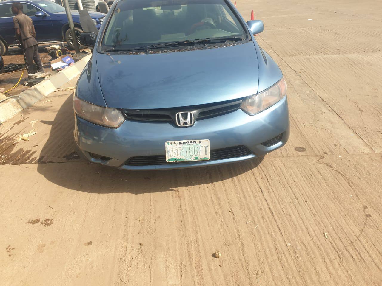 A picture of Honda civic one door sound and silent untempered engine and