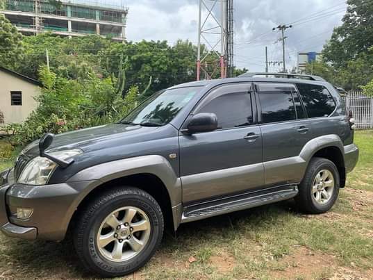 A picture of Toyota Prado tx