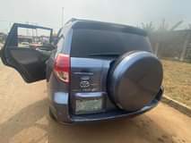 A picture of TOYOTA RAV4 2008