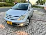 A picture of TOYOTA IST