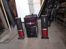 A picture of Sabufa ina kila kitu kasoro bluetooth tu 0679488103