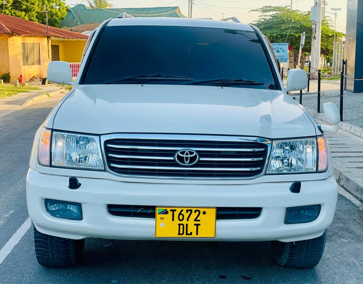 A picture of LANDCRUISER 0672210608