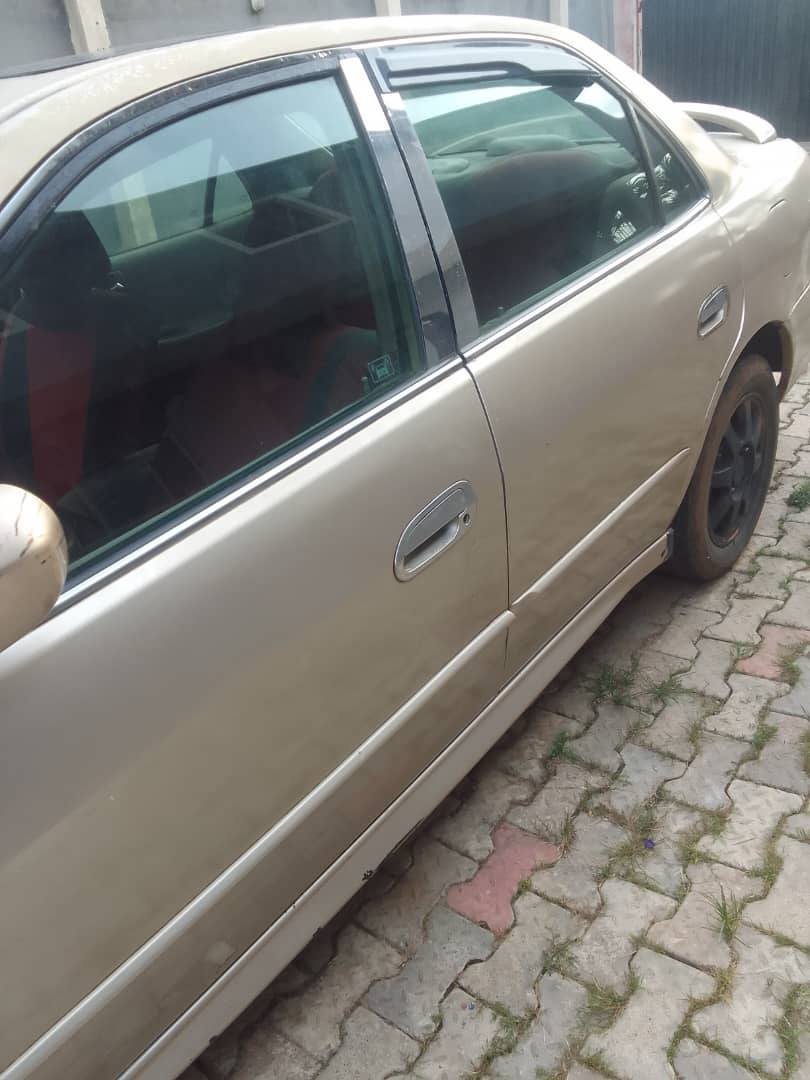A picture of Honda Accord 2002 model in perfect condition engine and gear