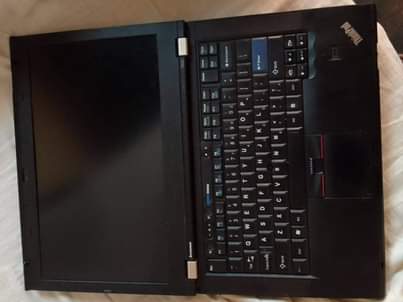 A picture of I5 lenovo 4gbram 320hddd clean
