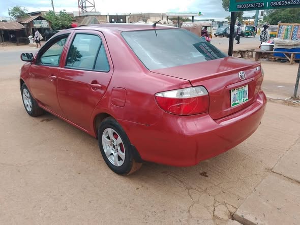 A picture of Toyota yaris 2003