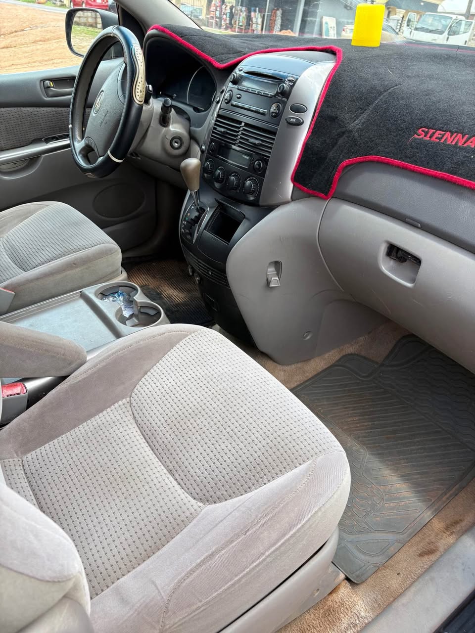 A picture of Toyota Siena