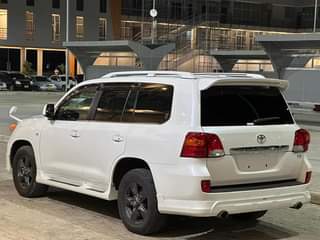 A picture of  BEI PRICE 130M LANDCRUISER 200 SERIES Year 2008 Engine