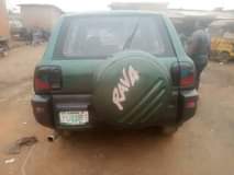A picture of 1999 Toyota Rav4 Lx