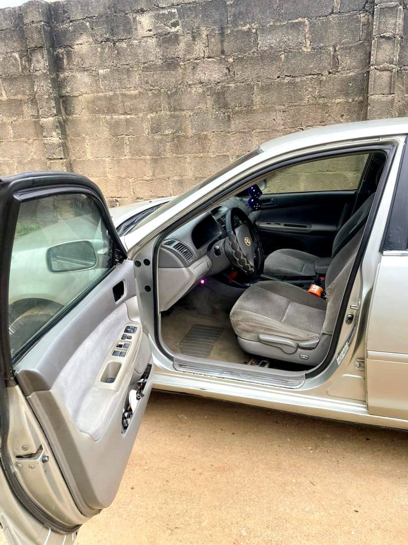 A picture of 2004 Toyota Camry