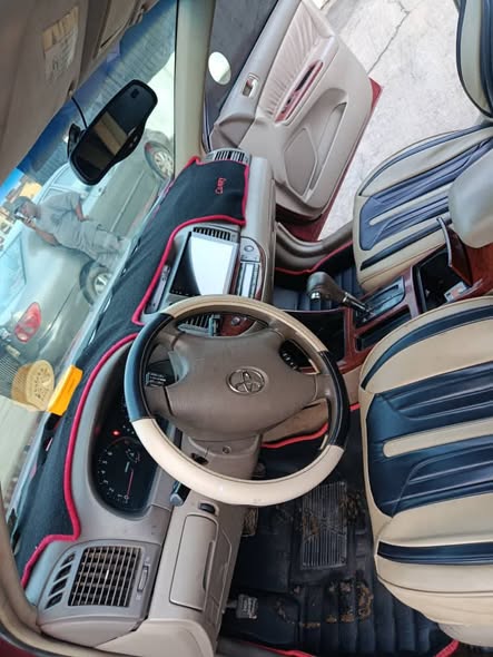 A picture of TOYOTA CAMRY 05 XLE NOTHING TO FIX EVERYTHING IS WORKING