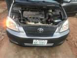 A picture of Toyota Corolla 2007 Manuel gear and engine in a very
