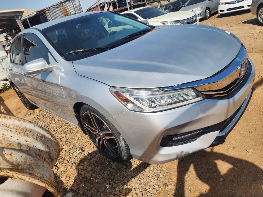A picture of Honda Accord 2013 with duty 10.2M