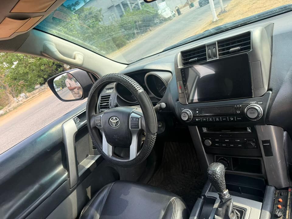 A picture of Distress 2013 Toyota Prado Belgium standard everything is intact location