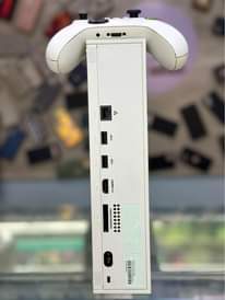A picture of X Box Series S