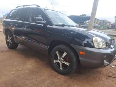 A picture of Hyundai santa Going for 2 1m Serious buyers Location iba
