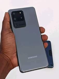 A picture of Samsung galaxy s20 urtla ram12 gb128 better 5000mh android 14