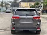 A picture of 2019 Foreign Used Toyota Highlander LIMITED Awd