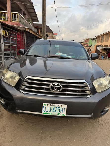 A picture of Toyota Highlander 2009