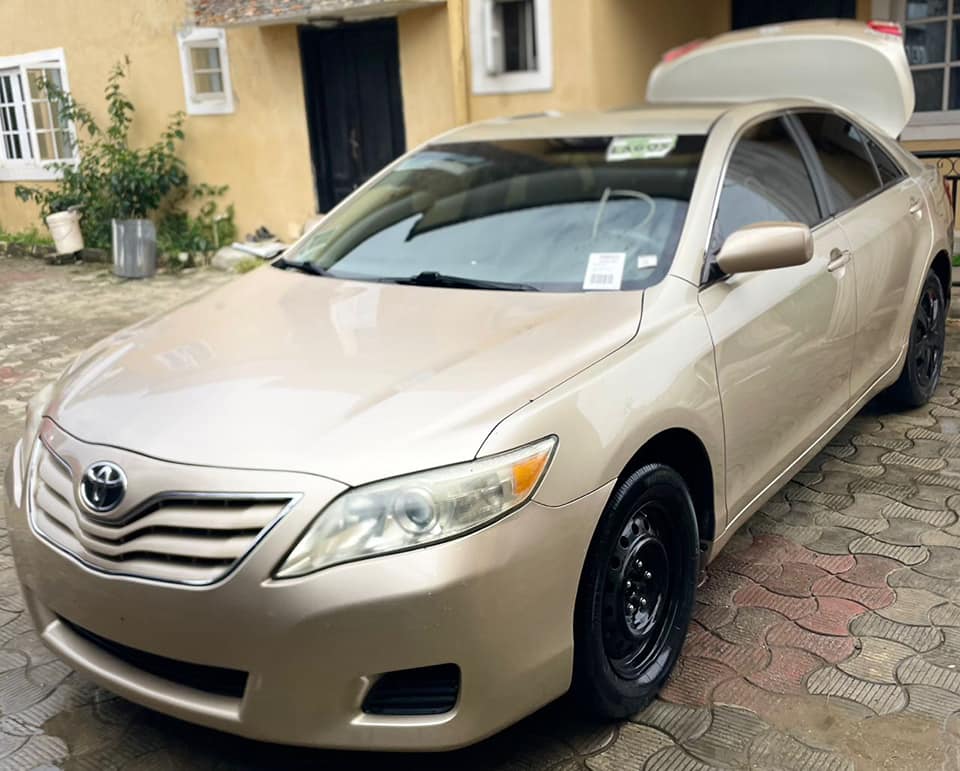 A picture of Distress 2010 Toyota Camry