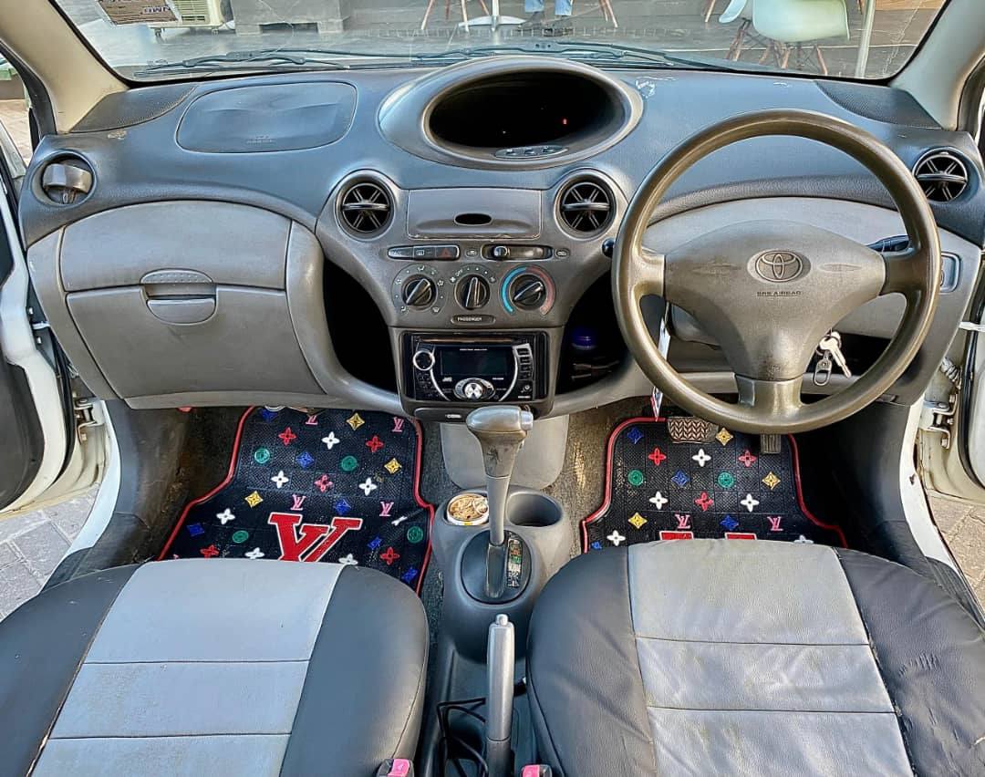 A picture of Toyota Vitz