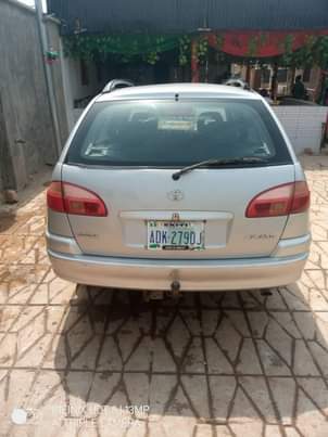 A picture of Toyota avensis for sale