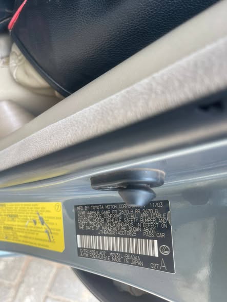 A picture of Dealers deal ES330 04 Buy Drive and do small maintenance