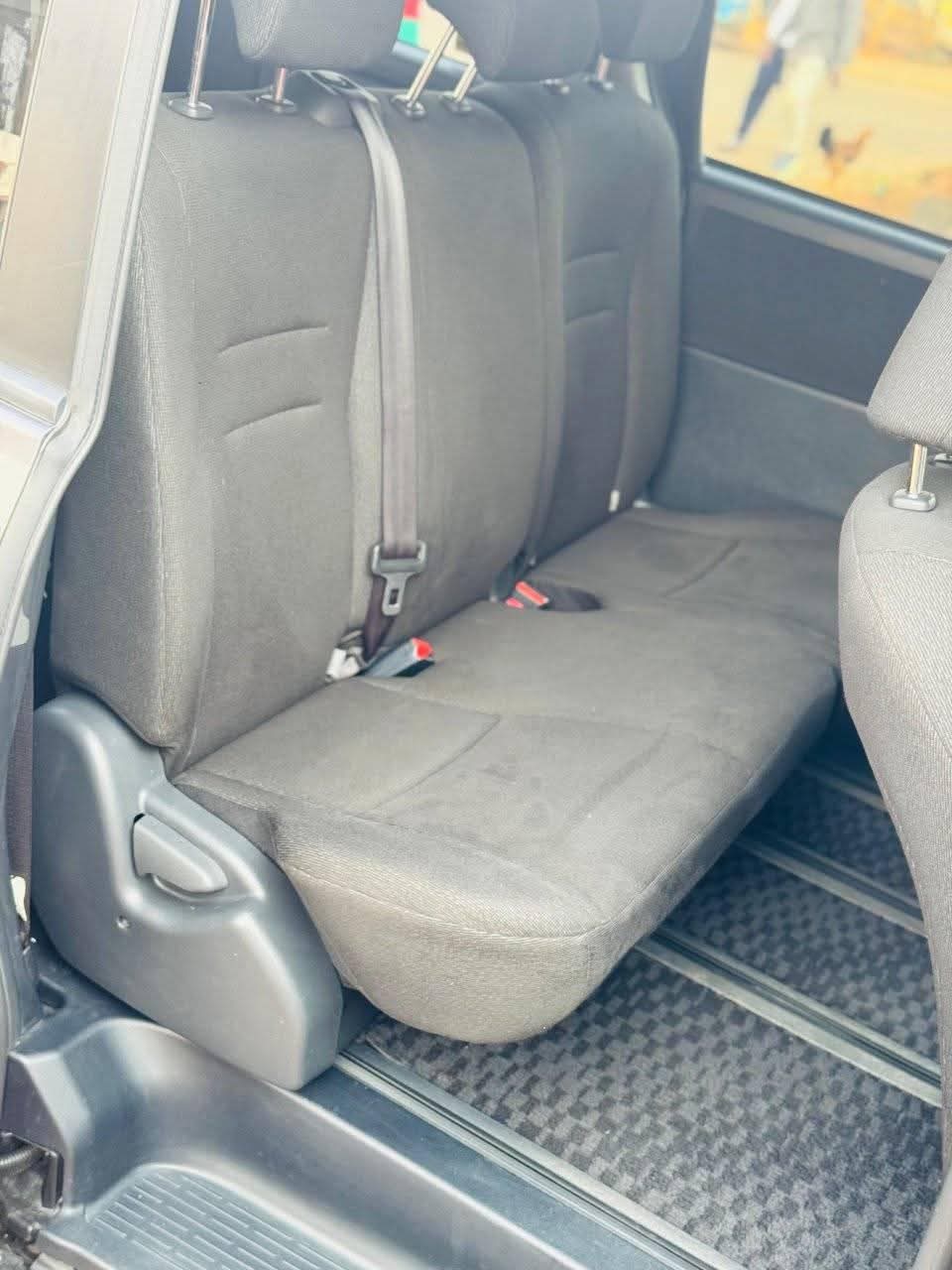A picture of 2012 Toyota noah toyota